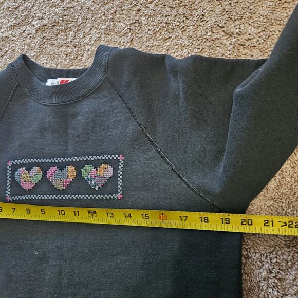 Vtg Embroidered Heart Crew Sweatshirt Women M Blak Grandmacore Cottage 90s Retro - Picture 7 of 8